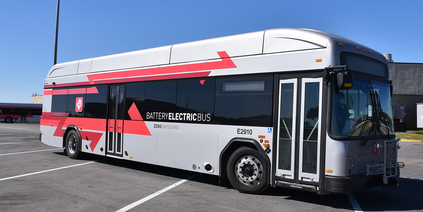 jta electric gillig buses