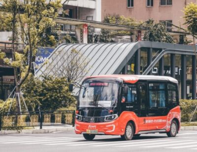 Golden Dragon ASTAR Mini-Buses Provide Last Mile Travel
