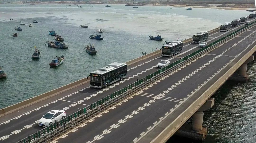 China: CRRC Delivers C10 Electric Buses to Weihai | Bus-News