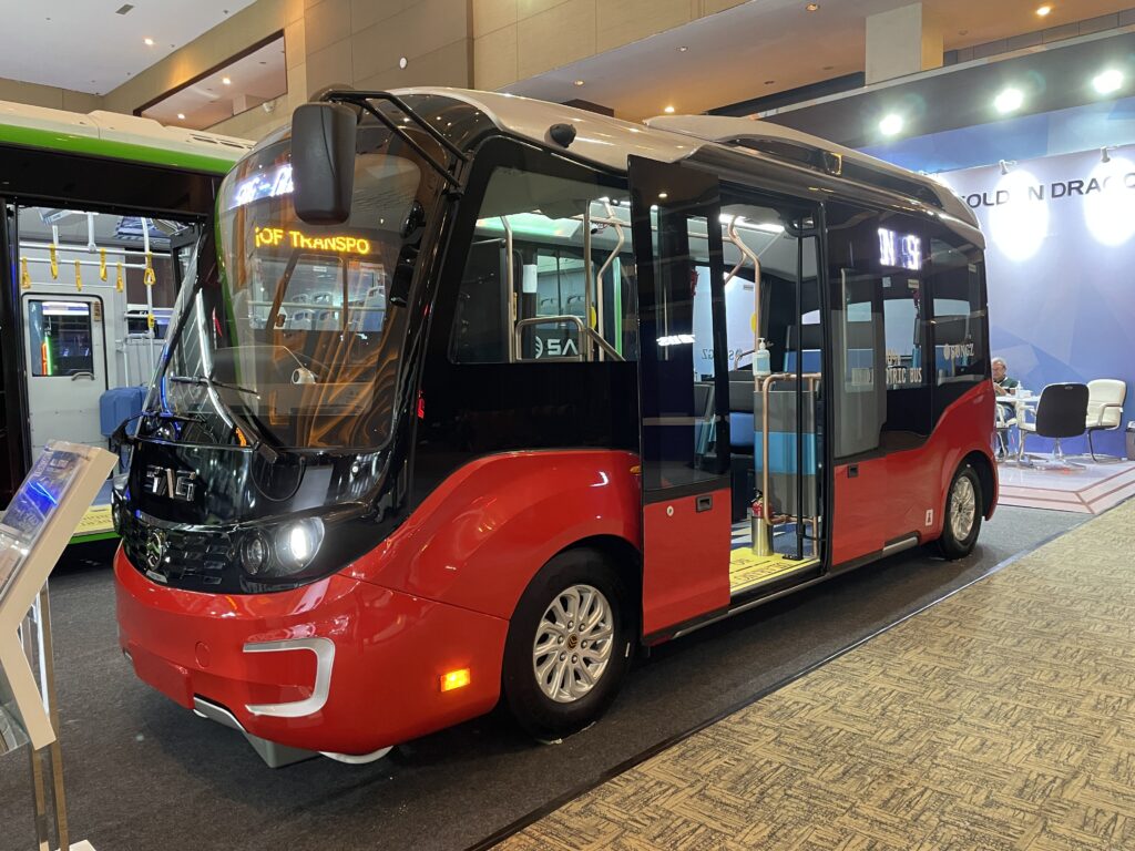 Golden Dragon 6 meter All Star electric bus