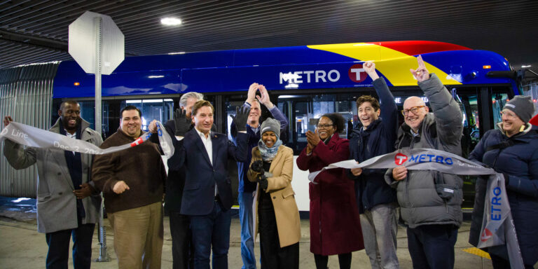 Metro D Line Bus Rapid Transit Service Opens in Minnesota | Bus-News