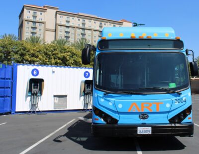 US: Repurposed Shipping Containers Charge Electric Buses in Anaheim