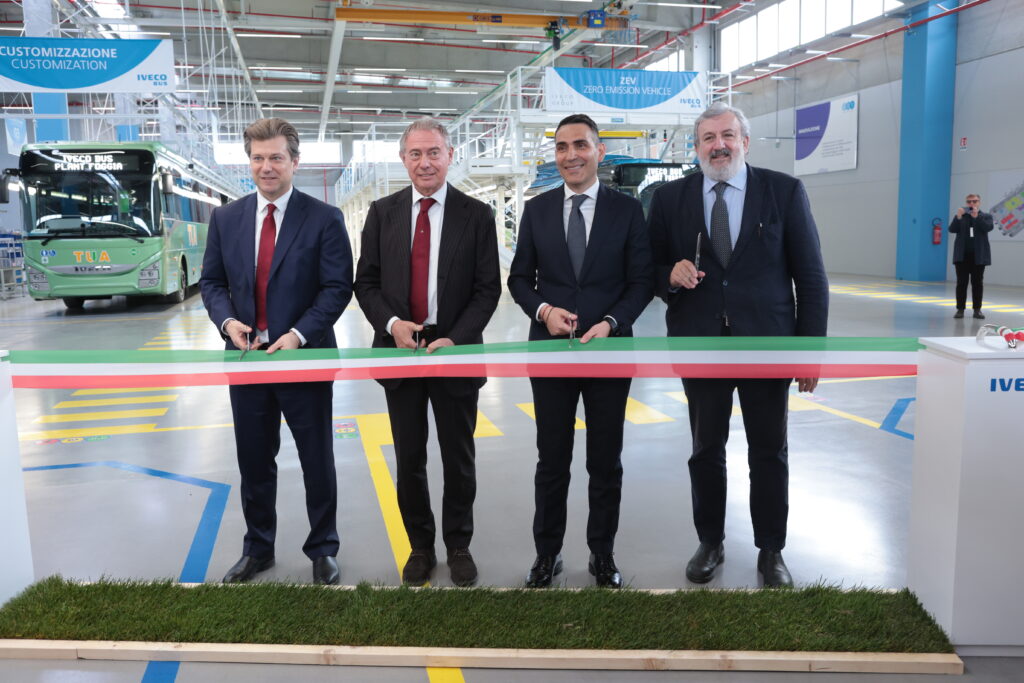 Iveco Group inaugurates its new plant in Foggia