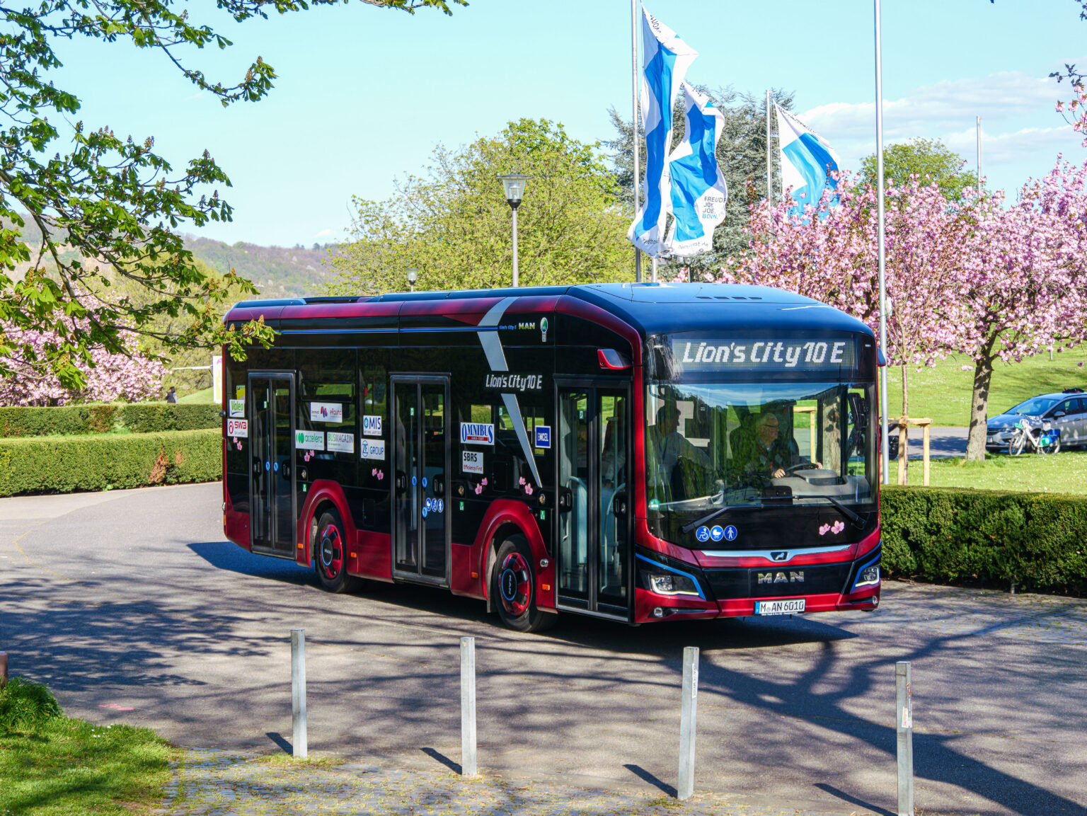 Zero-Emission Buses Showcased At UITP Global Public Transport Summit ...