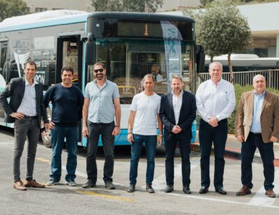 Launch-of-wireless-powered-bus-in-Tel-Aviv-with-Tel-Aviv-and-Dan-representatives