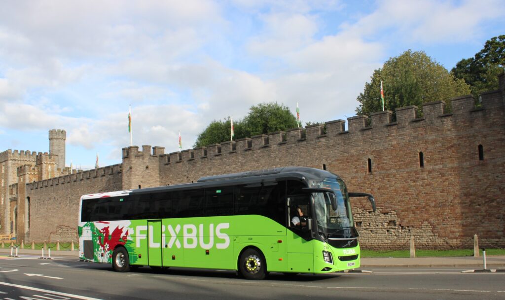 The eye-catching vehicle, which will be among its usual green fleet, has been decorated with the Welsh flag, as well as iconic symbols of Wales, including Yr Wyddfa and Castell Coch