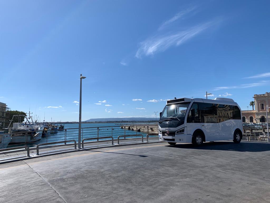 A Karsan e-JEST minibus operating in Italy