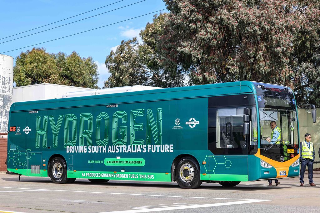 The two Torrens Transit hydrogen buses now operate in Adelaide, South Australia 