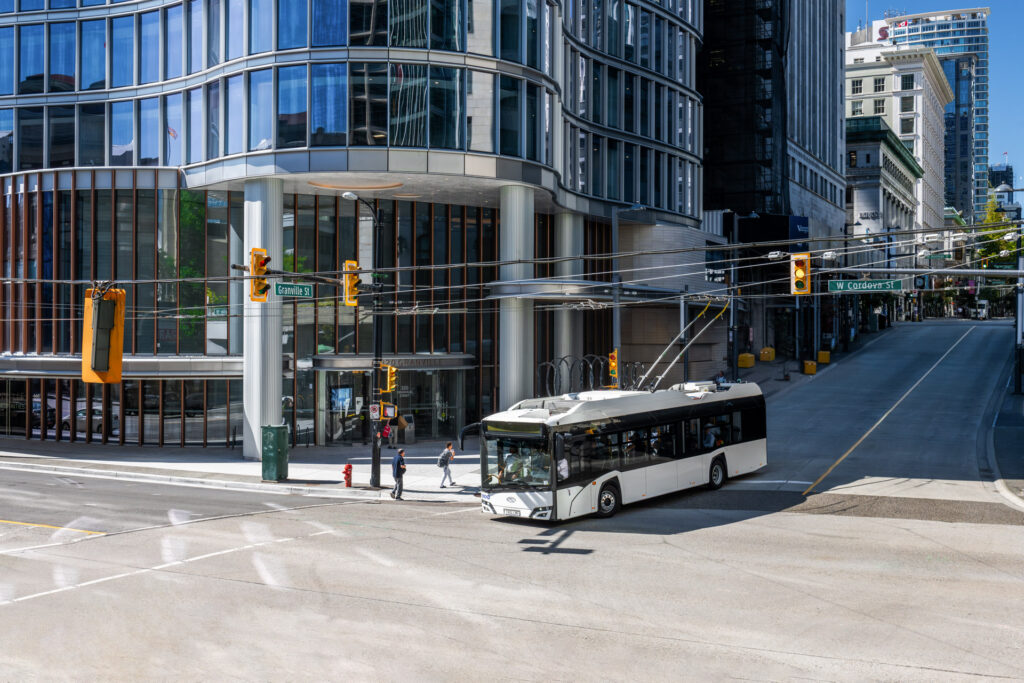 Tests of the Solaris Trollino trolleybus in Canada