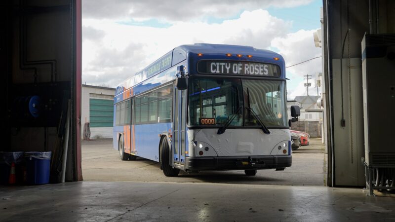 The GILLIG electric buses arrive at TriMet's facility