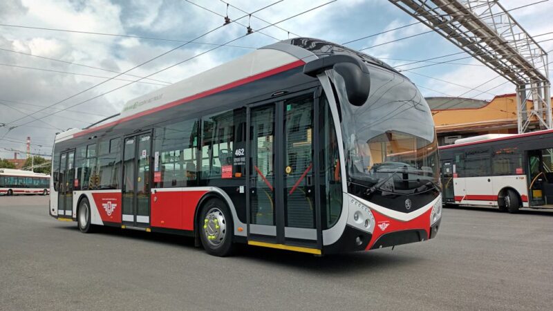 The Škoda 32 Tr trolleybus is a twelve-metre, fully low-floor vehicle
