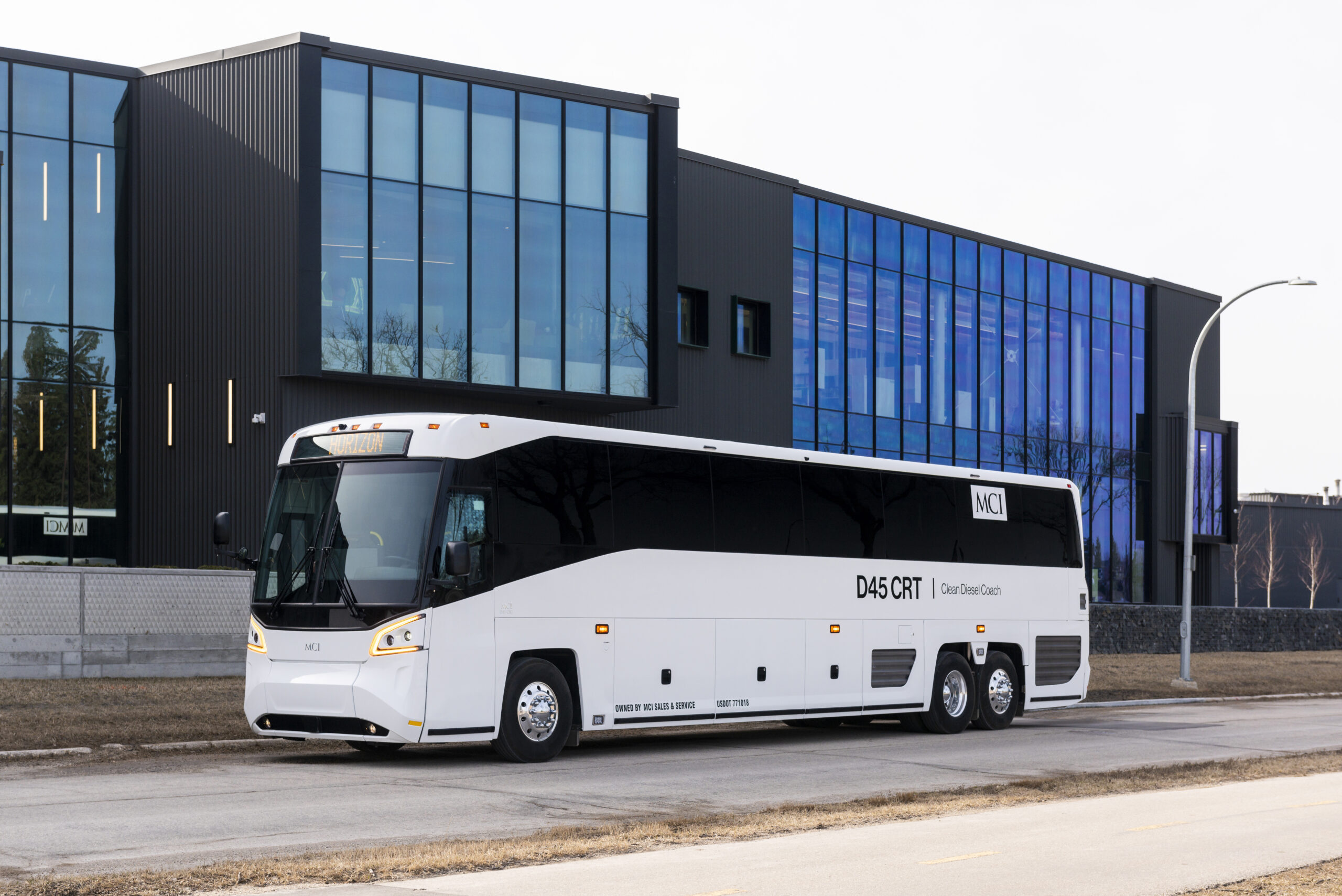 The Metrolinx award includes an initial firm order for 80 45-foot D45 CRT diesel commuter coaches along with a number of options