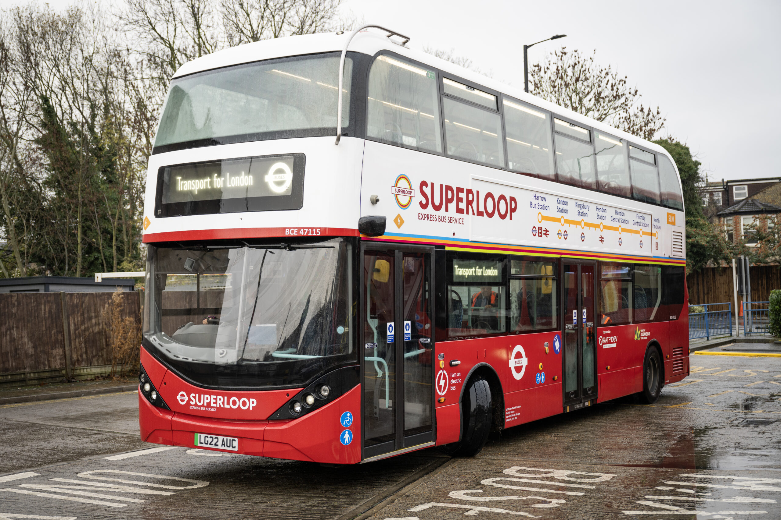 A Superloop bus in London