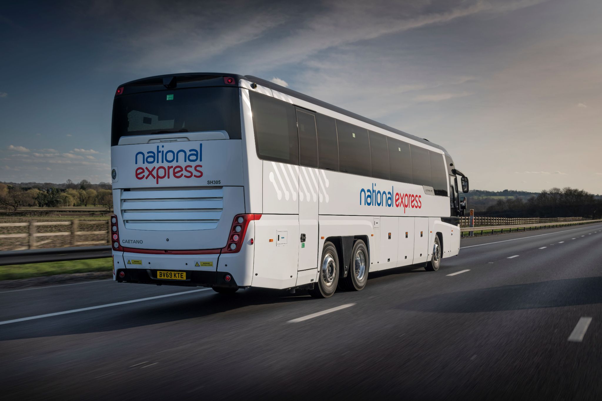 National Express expands into Scotland 