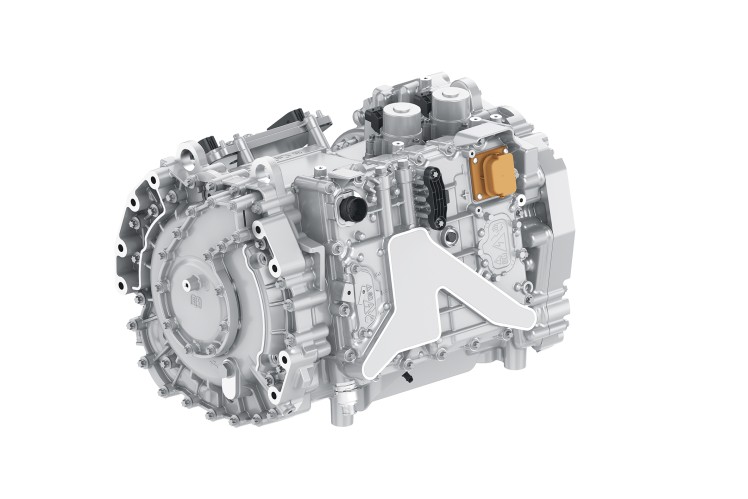 Premiere at the UITP: CeTrax 2 electric central drive with a continuous power output of 210 kW.
