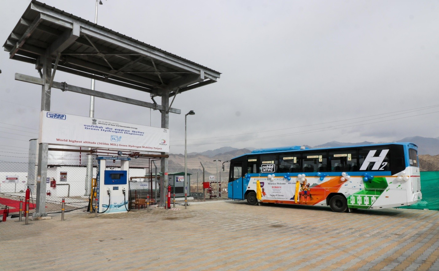 NTPC Delivers India's First Hydrogen Buses to SIDCO in Leh