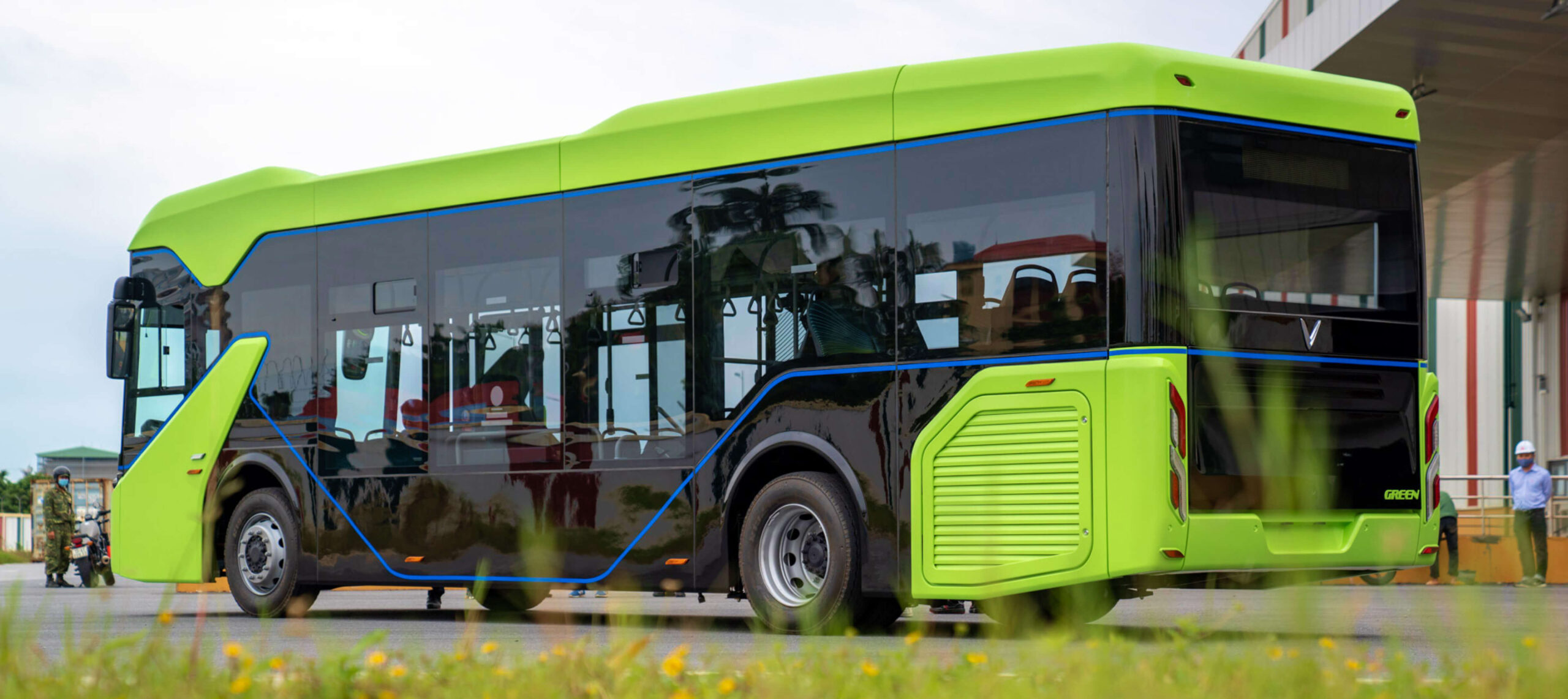 A VinFast electric bus