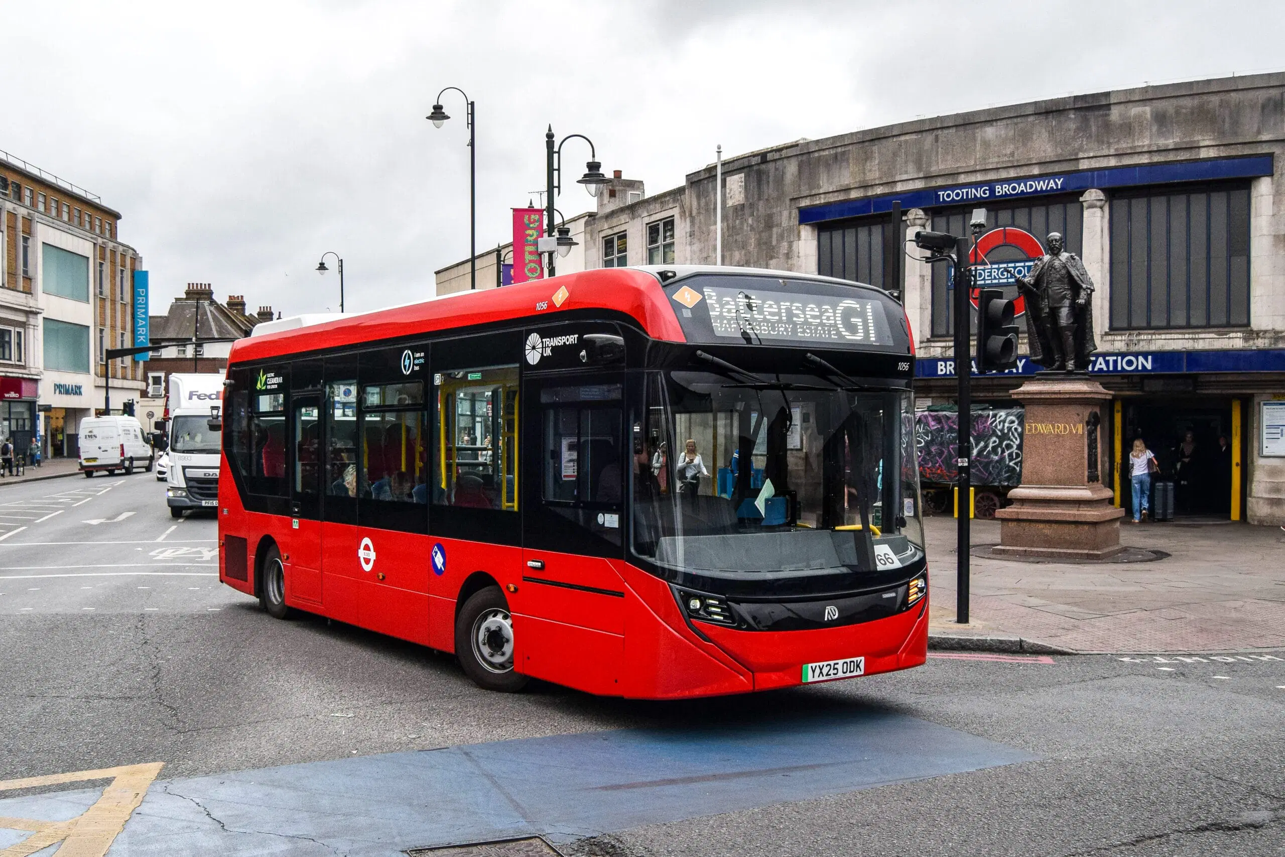 13 Alexander Dennis Enviro100EV provide local links in South London