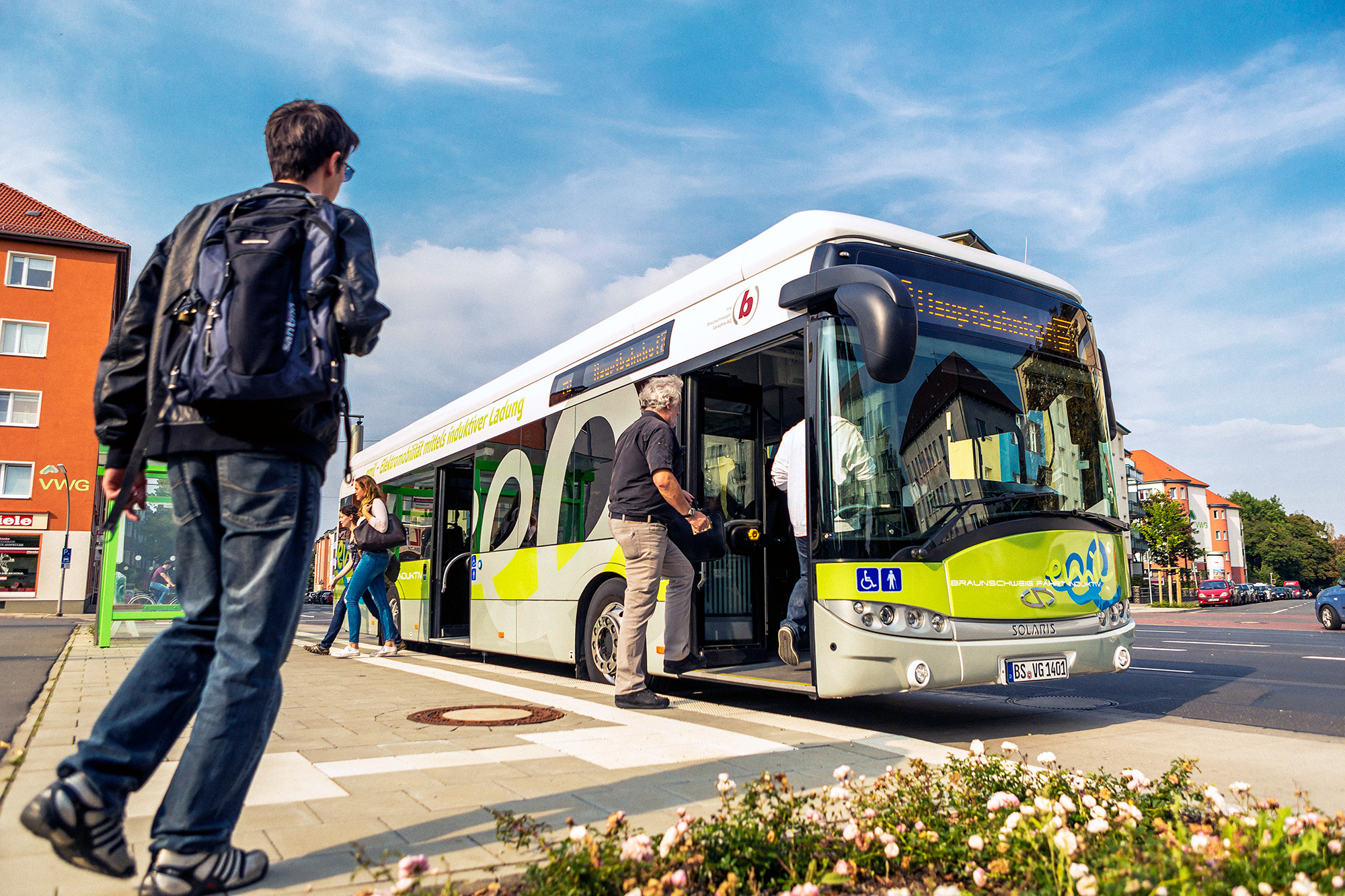 ENRX PRIMOVE 200 kW wireless charging system at a bus stop in Braunschweig, Germany