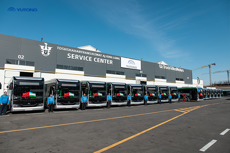 A row of Yutong's E12 PRO battery electric buses