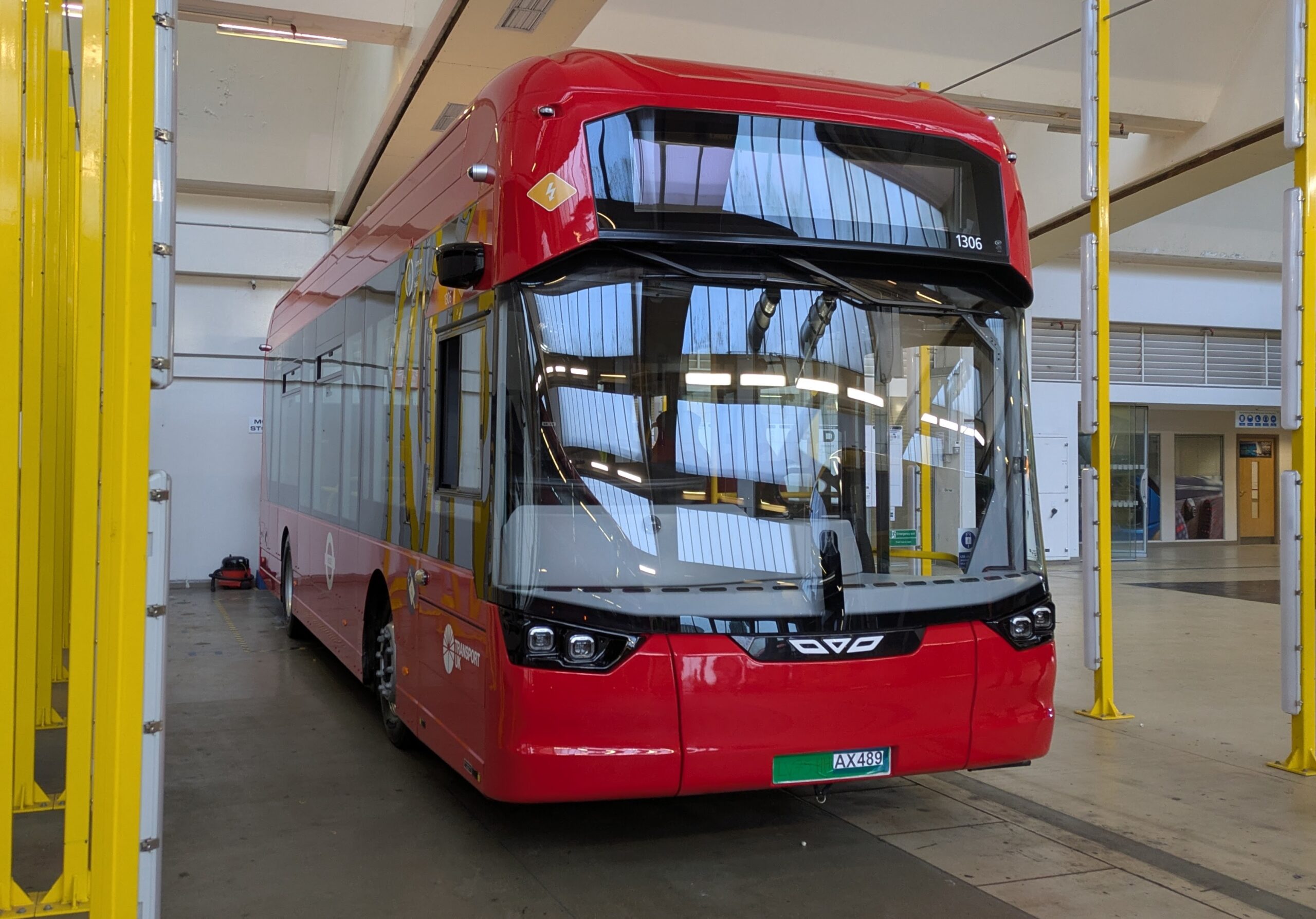 The single-deck Electroliner Kite