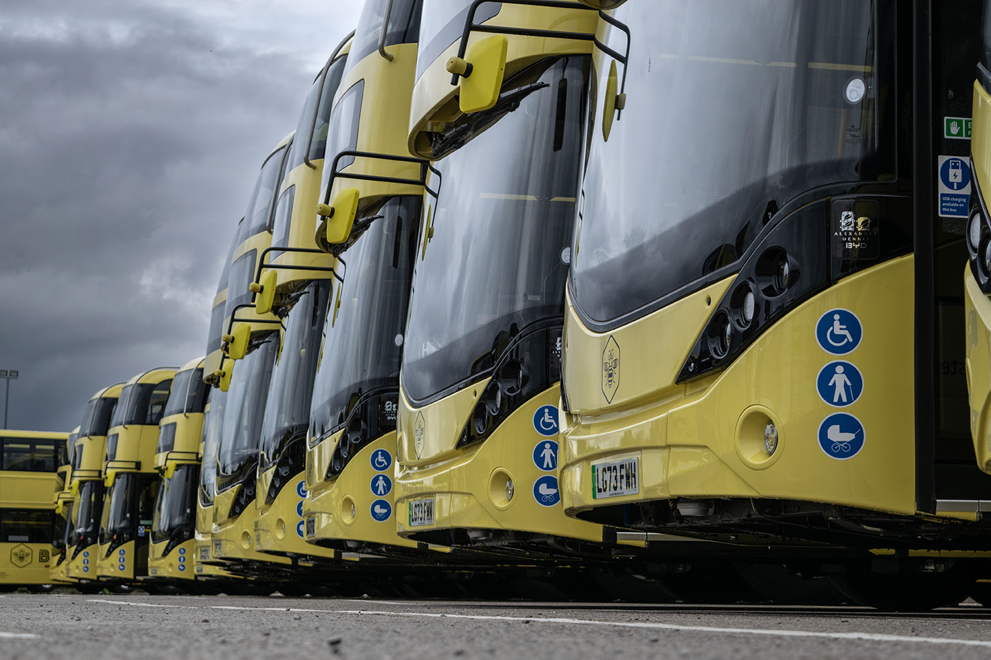 A line of Bee Network buses