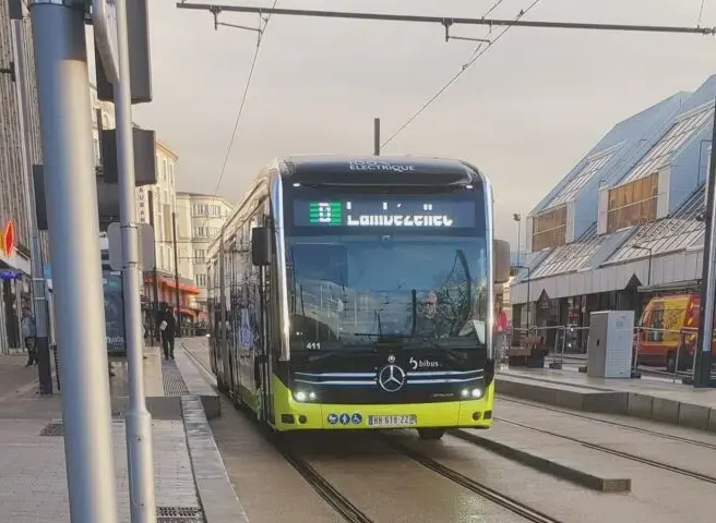 Line D is a BRT line with electric buses on a dedicated route
