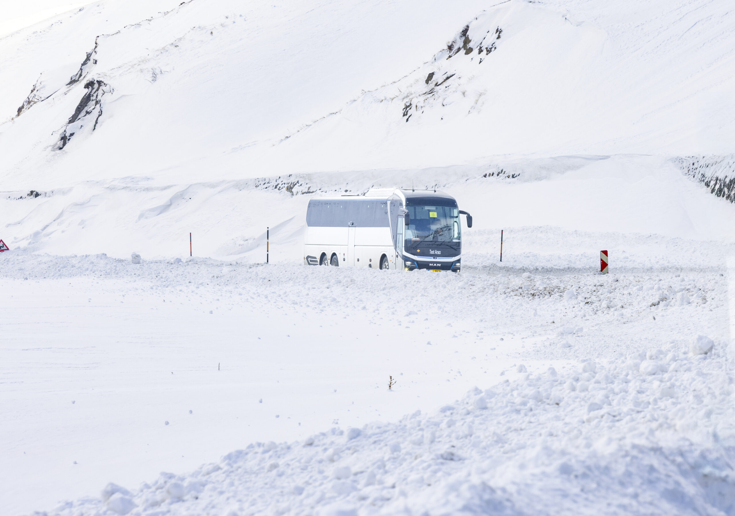 MAN Lion’s Coach E defies snow and ice in harsh winter trials