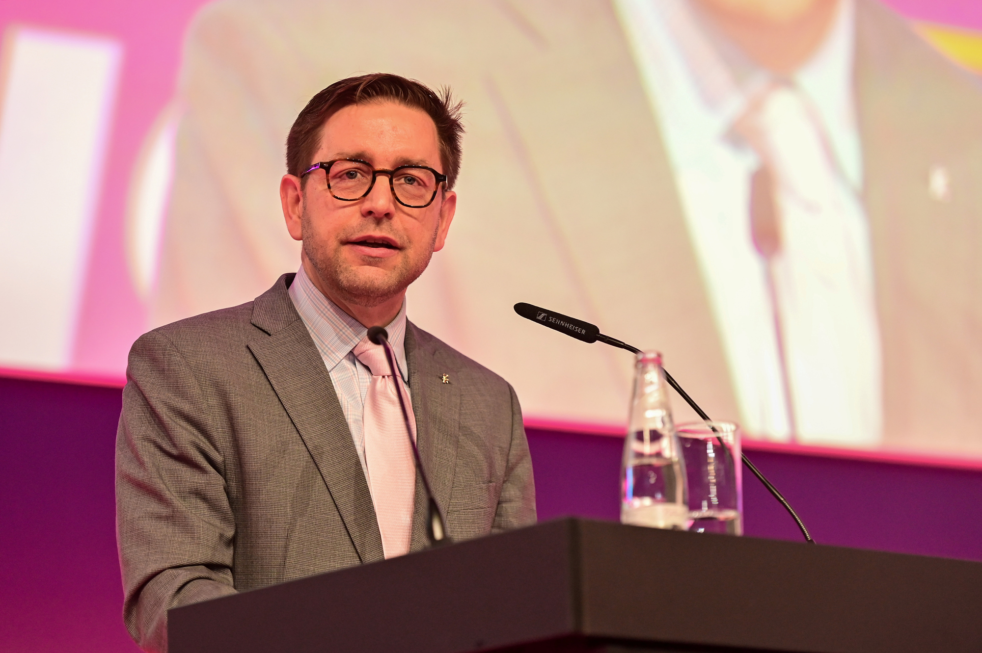 Andreas Kraus, Berlin’s State Secretary for Climate Protection and the Environment, spoke at the opening BUS2BUS 2026 on the sustainable future of the city’s yellow buses