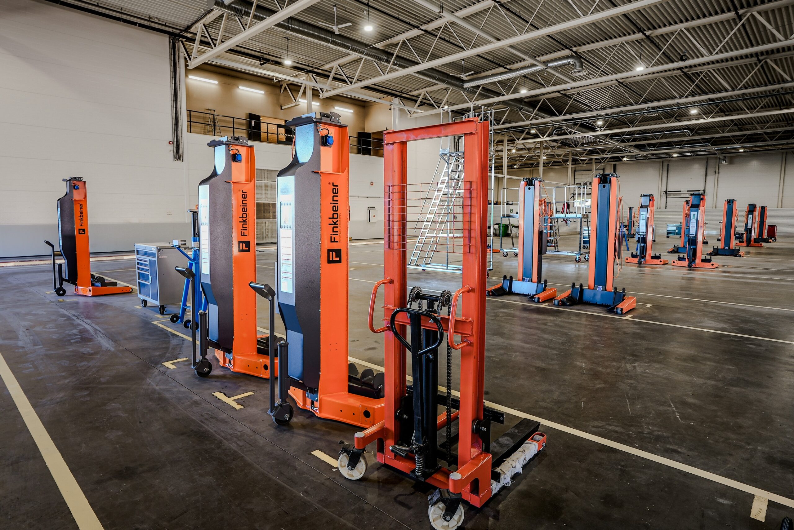 The Centre is equipped with a series of dedicated maintenance bays